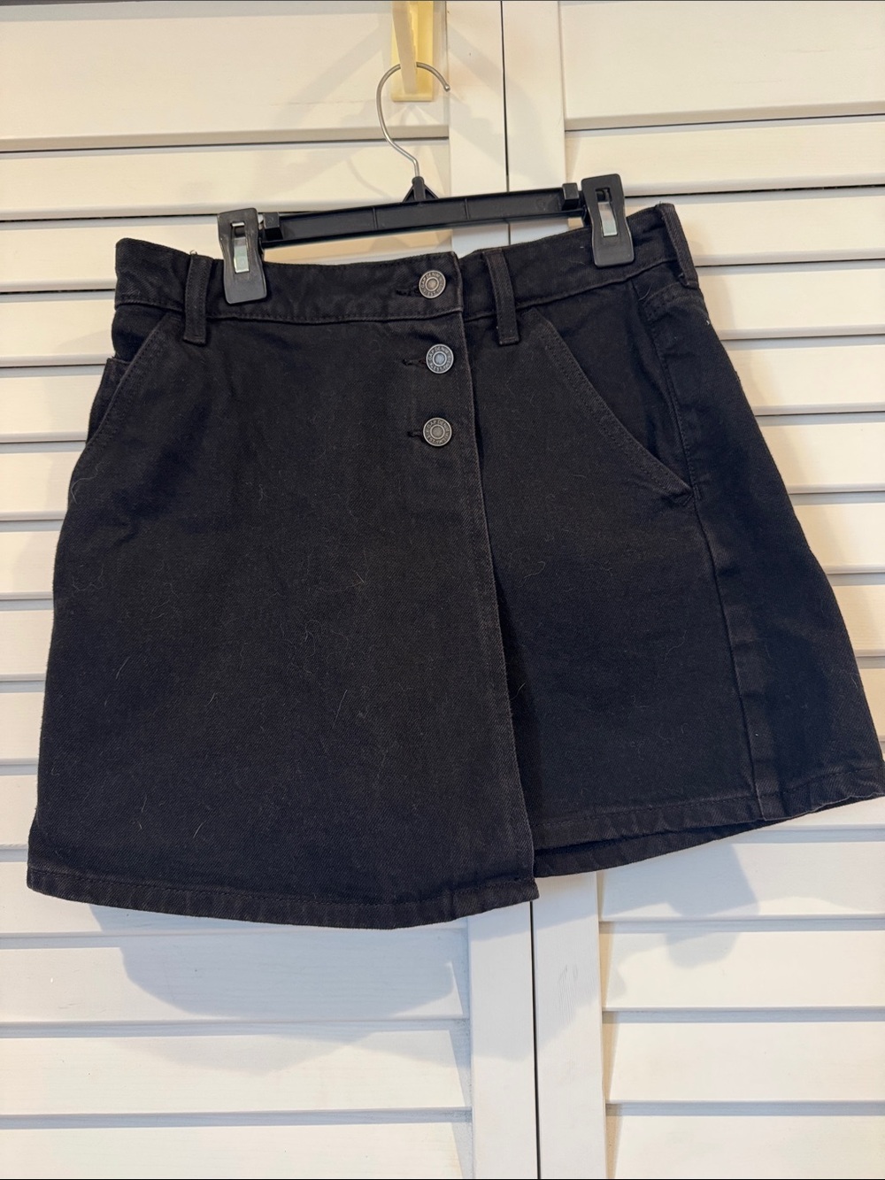 GAP Black Button-Front Skort with Front Pockets